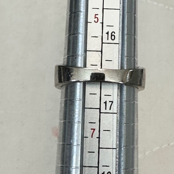 Silver Tone Ring w/Princess Cut Aqua Blue Stone. Vintage. - Picture 6 of 13